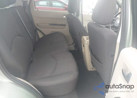 2008 Mazda Tribute I Touring z USA, uszkodzony, nr VIN 4F2CZ02Z28KM00561